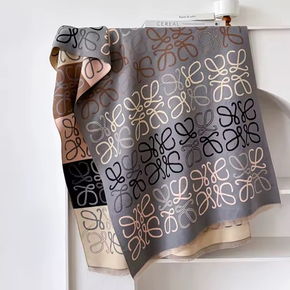Private Luxuries Accessories - Anagram Lines Scarf - Gray  -Wool, Silk, and Cashmere blend